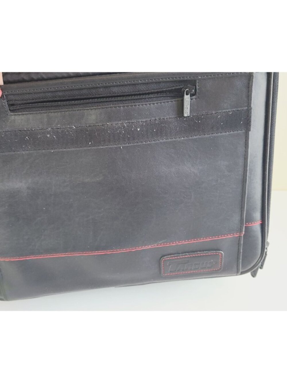 Targus Black Leather Laptop Bag With Shoulder Strap & Multiple Compartments - Picture 6 of 16